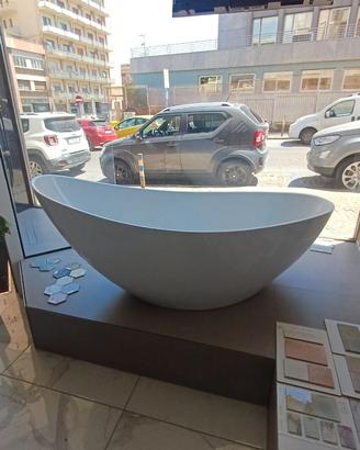 Vasca da bagno freestanding design bianca 170x80