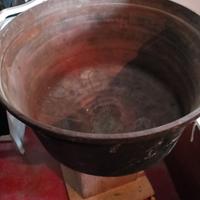 Antico paiolo di rame