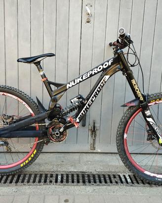 MTB DH nukeproof 