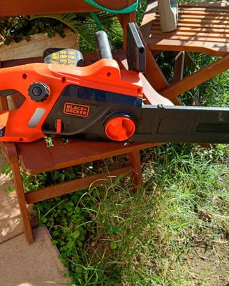 Motosega - Black+Decker BECS2040-QS elettrica