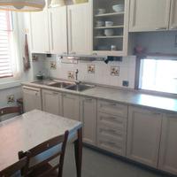 Cucina ad angolo legno bianco a vena visibile