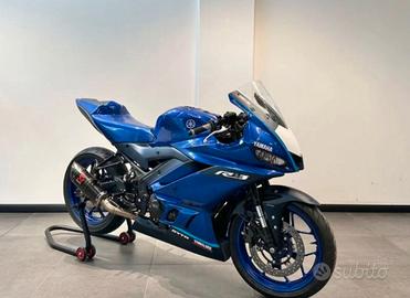 Yamaha R3 PISTA
