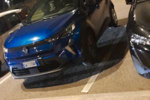automobile renault captur 