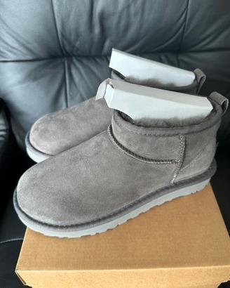 Stivaletti UGG Mini da donna grigio EU 39