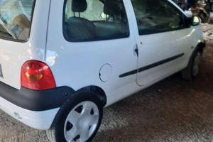 "Twingo"