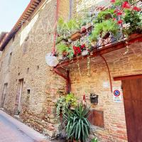 In centro storico, cielo terra indipendente