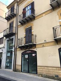 Rif.3650UL98007| negozio caltanissetta