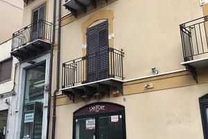 Rif.3650UL98007| negozio caltanissetta