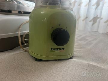 Ferro da stiro e frullatore