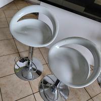 coppia sgabelli bancone bar