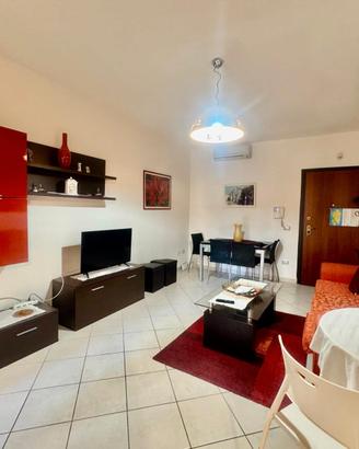 Bosa Piano Terra Arredato con 2 Bagni e Cortile