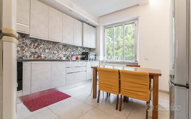 Trilocale ristrutturato con box