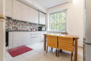 Trilocale ristrutturato con box