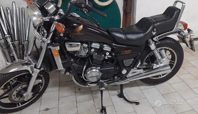 Honda VF 750 custom 