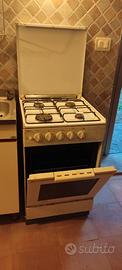 Cucina a gas con forno