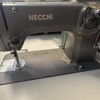 Macchina per cucire NECCHI con banco