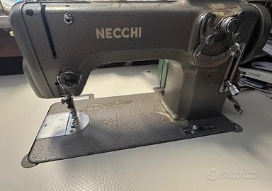 Macchina per cucire NECCHI con banco