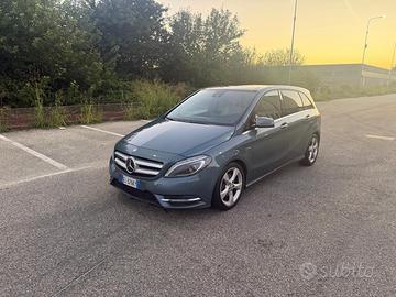 Mercedes-benz B 180 CDI BlueEFFICIENCY Premium