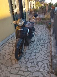 Scarabeo 200cc.