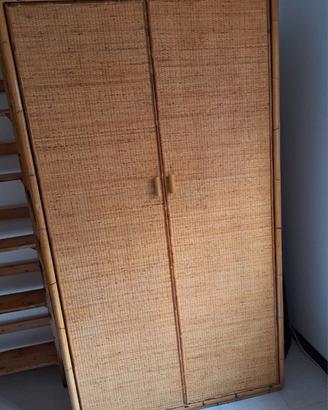 Armadio in legno e rattan