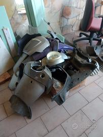 tutte le carene scarabeo 125 e 200 viola e grigie 