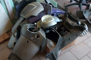 tutte le carene scarabeo 125 e 200 viola e grigie 