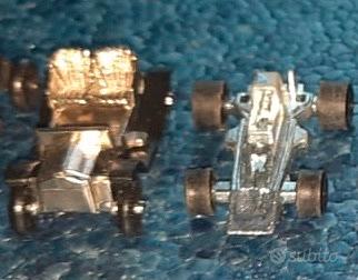 2 Modellini di auto in miniatura da collezionare