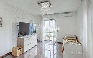 4 LOCALI COMPLETAMENTE RISTRUTTURATO, LIBERO SUBIT