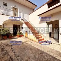 Porzione di cortile semindipendente