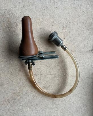 Allattatore vintage per vitelli/agnelli