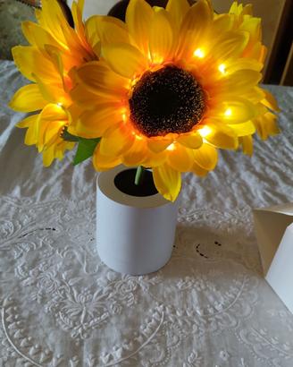 Lampada da tavolo con girasoli a led