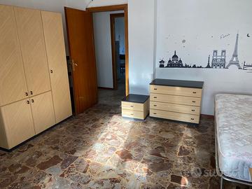 4 stanze singole in centro da subito