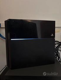 Play station 4 + controller + base caricatore