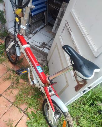 bici pieghevole marca lambretta; elettrica, ma sen