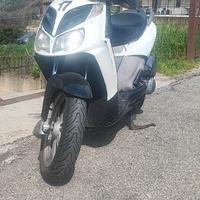 Sportcity 125 anno 2011 euro 400 trat. 