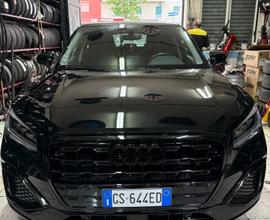 Audi Q2 30 TDI S tronic identity BLACK