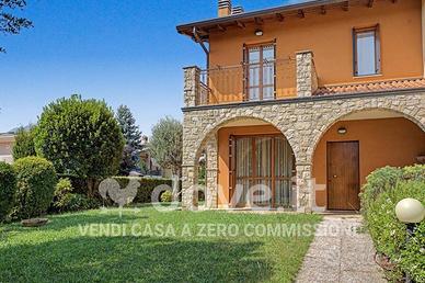 Villa di 190 m² con 4 locali e box auto doppio a C