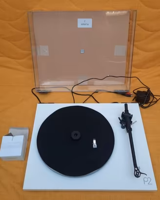 Giradischi Rega PL2, bianco, con Rega Carbon