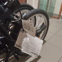 Bici pieghevole nuova.