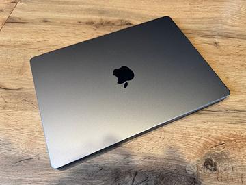 MacBook Pro 14" 2021 - Apple M1 Pro - 16 GB RAM