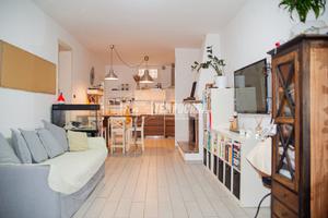 PORZIONE DI BIFAMILIARE CON AMPIO GIARDINO