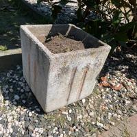 Fioriera-Vaso in cemento per fiori e piante