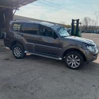 Disponibili ricambi Mitsubishi Pajero V80.
