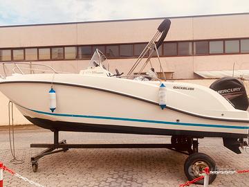 Quick Silver Open active 555 ormeggiata