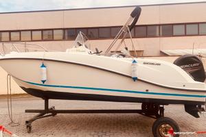 Quick Silver Open active 555 ormeggiata