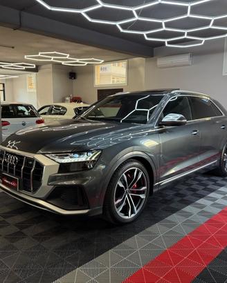 Audi SQ8 4.0 TFSI quattro sport attitude - FABIANO
