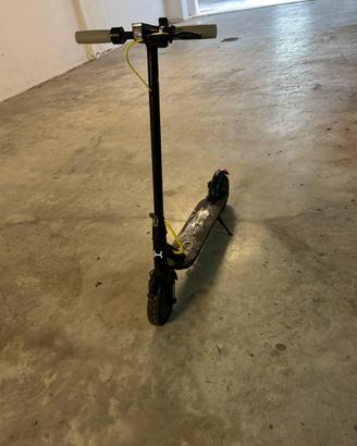Monopattino elettrico Lexgo