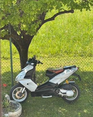 aprilia sr50