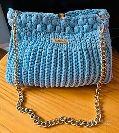 Borsa artigianale fatta a mano in fettuccia