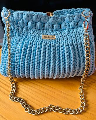 Borsa artigianale fatta a mano in fettuccia